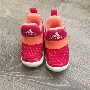 Baby girl adidas sneaker
